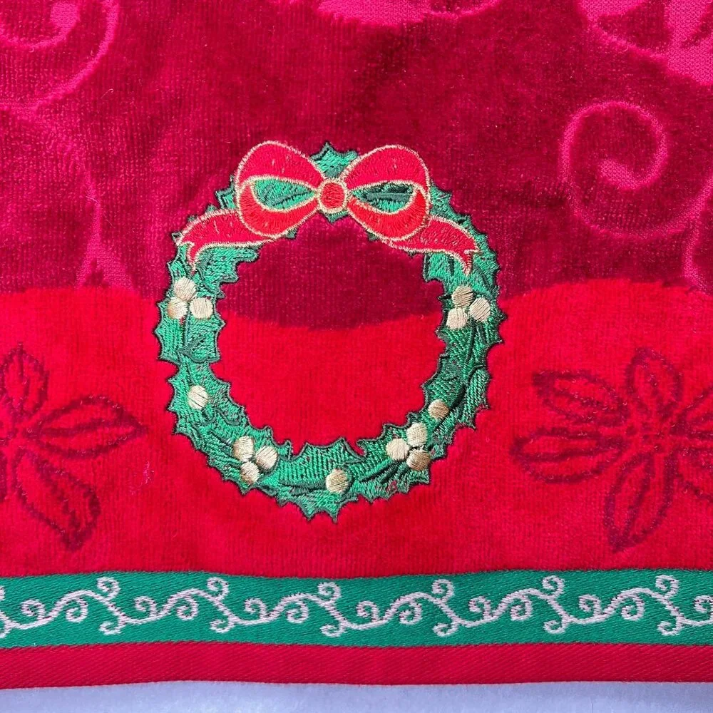 NOS Christmas Wreath Jacquard Bath Towels Set Of 2 Red Holiday Franco Mfg Turkey